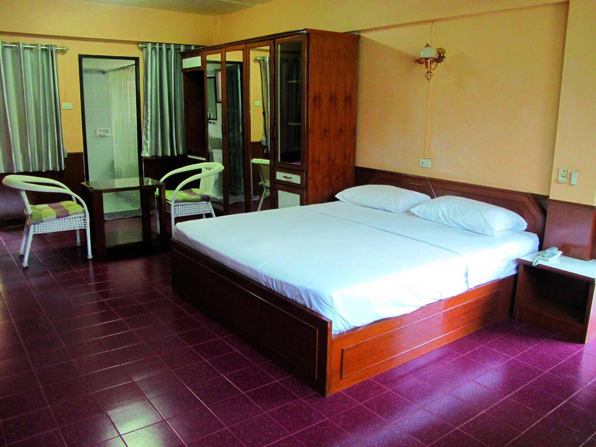 Nn Apartment Pattaya Esterno foto